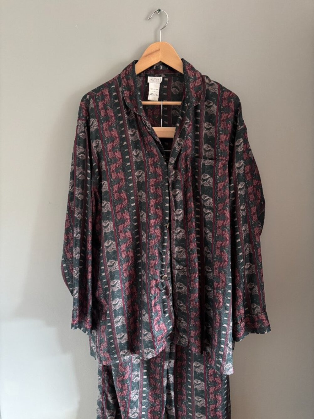 Silk Art Nouveau Patterned Pajama Set - Picture 2 of 12